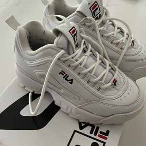 Fila Disruptor 2 girls sneakers.